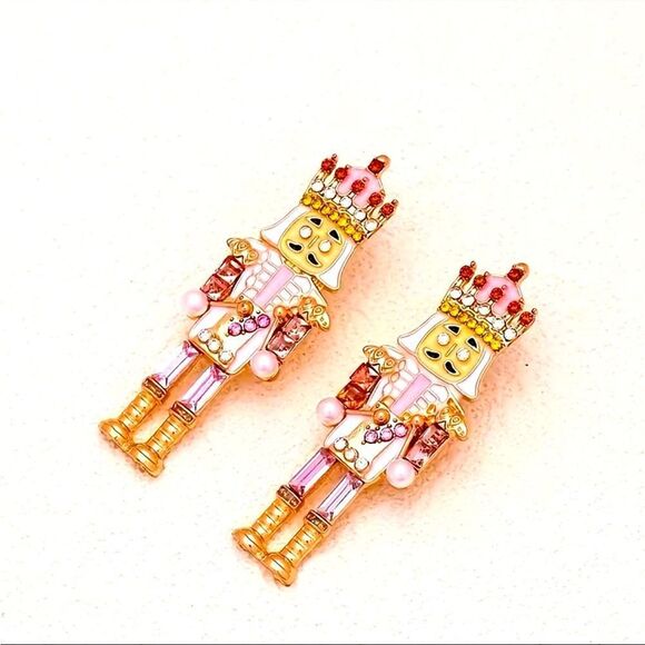 Christmas Earrings Toy Soldier With Crystal Eyes Pearl Feet Blue Crystal NEW - Picture 3 of 3